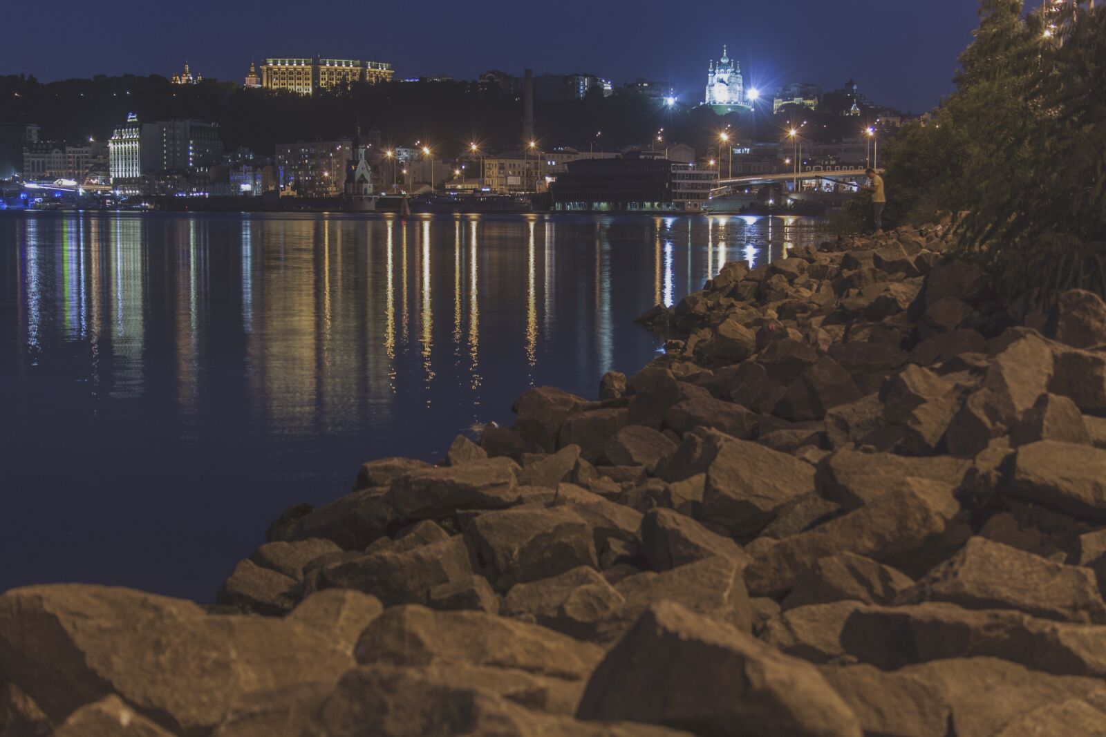 Canon EF-S 18-55mm F3.5-5.6 II sample photo. Kiev, skirt, city photography