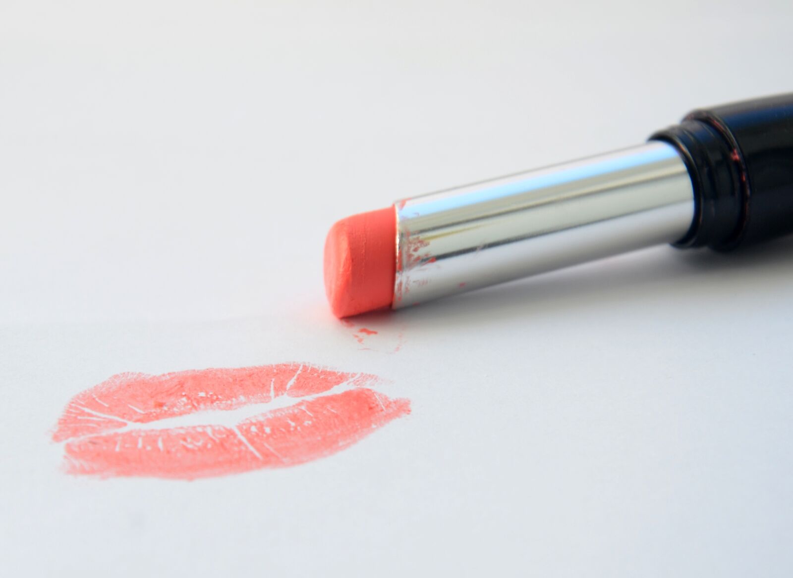 Nikon D7000 sample photo. Pomade, kiss, lips photography