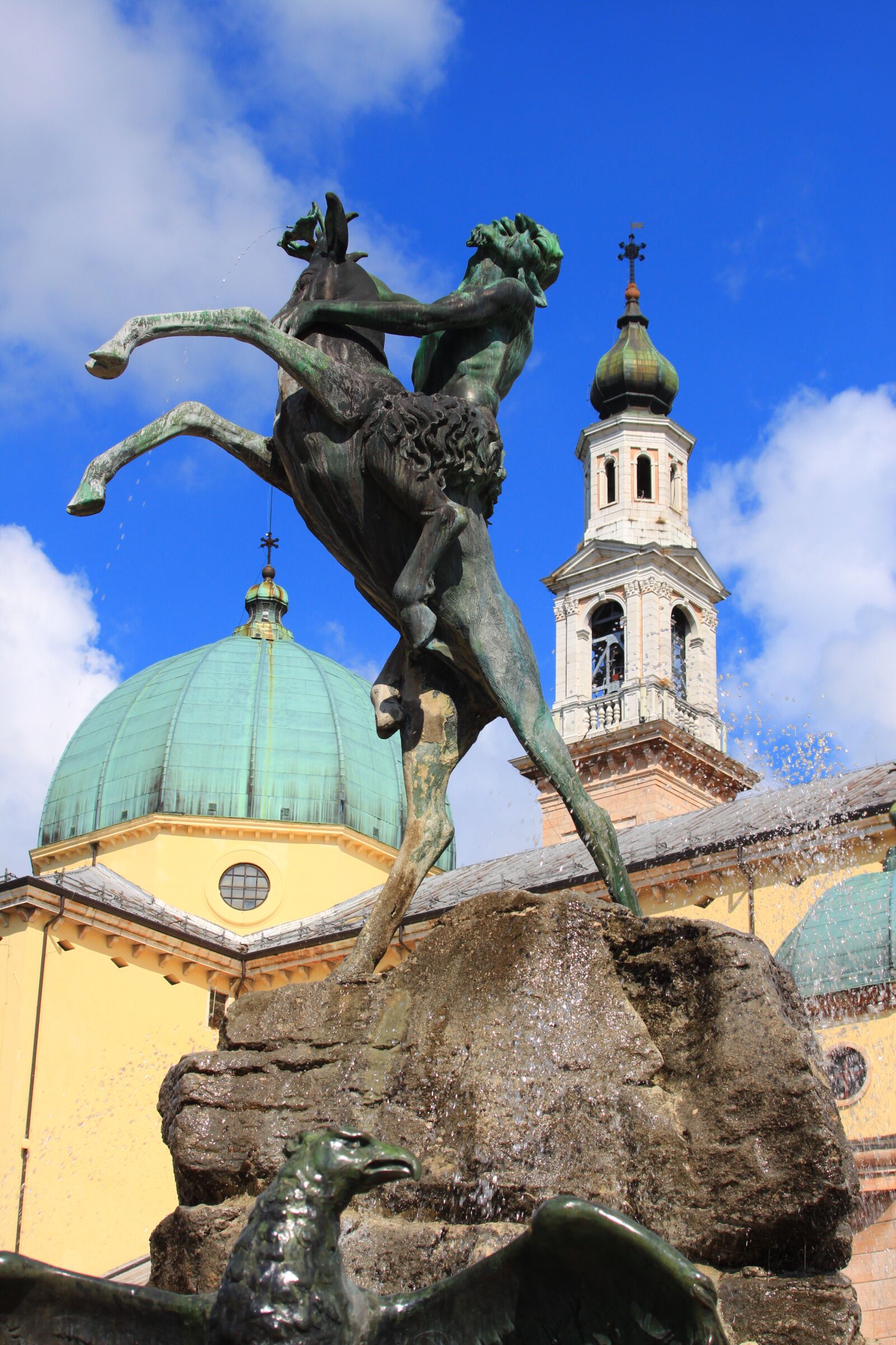 EF35-135mm f/4-5.6 USM sample photo. Faun, fontana, duomo photography