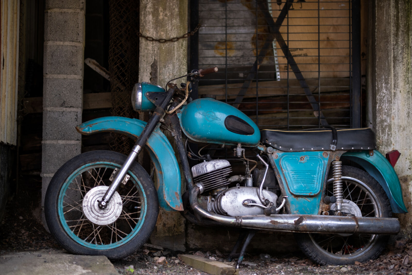 Fujifilm XF 50mm F1.0 R WR sample photo. Old motorcycle photography