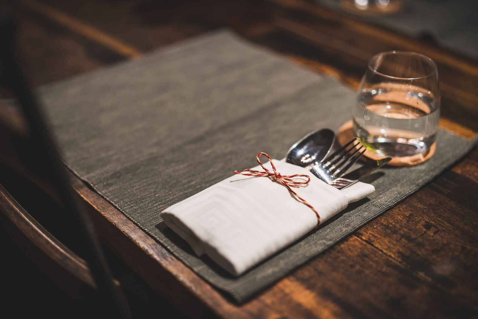 Sony a7 III + Sony Planar T* FE 50mm F1.4 ZA sample photo. Decoration, dining, table photography