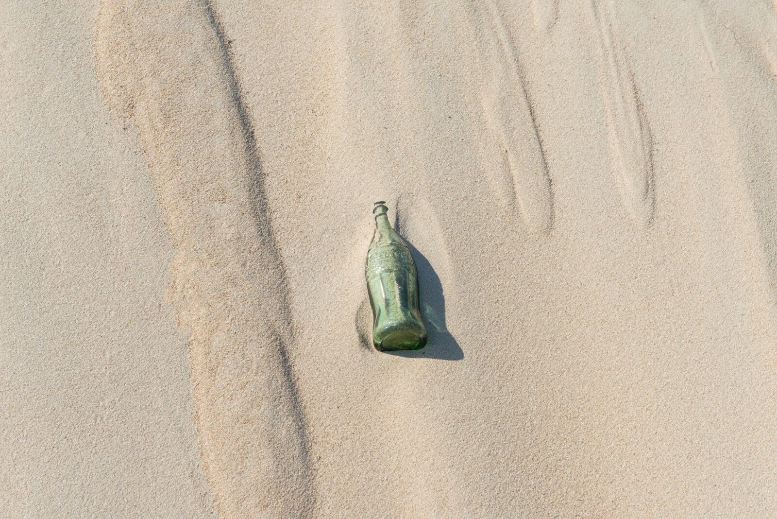 Nikon D800 sample photo. Bottle, sand, beach photography