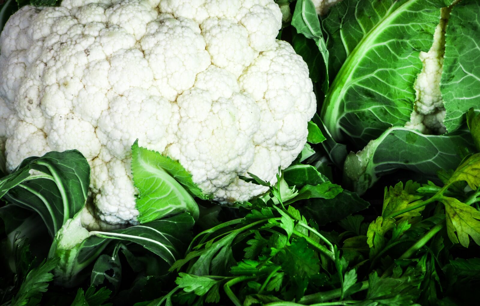 Panasonic DMC-FZ72 sample photo. Cauliflower, vegetables, market photography
