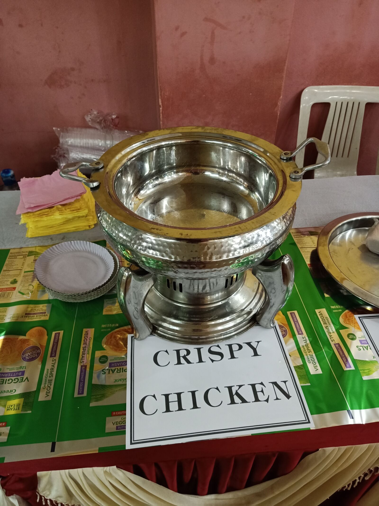 OPPO F11 sample photo. Crispy chicken, food container photography