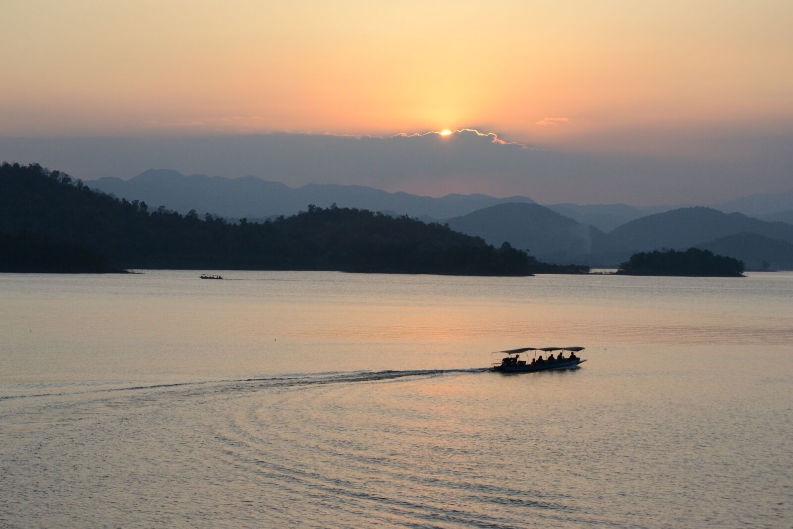 Nikon D3100 sample photo. Thailand, wall, sunset photography
