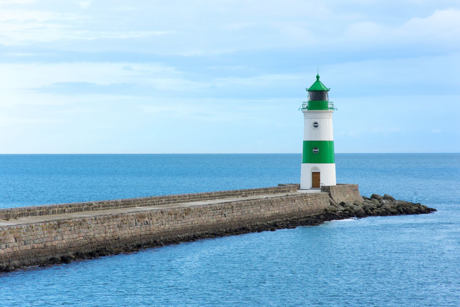 Nikon D7200 sample photo. Approximately, lighthouse, north sea photography