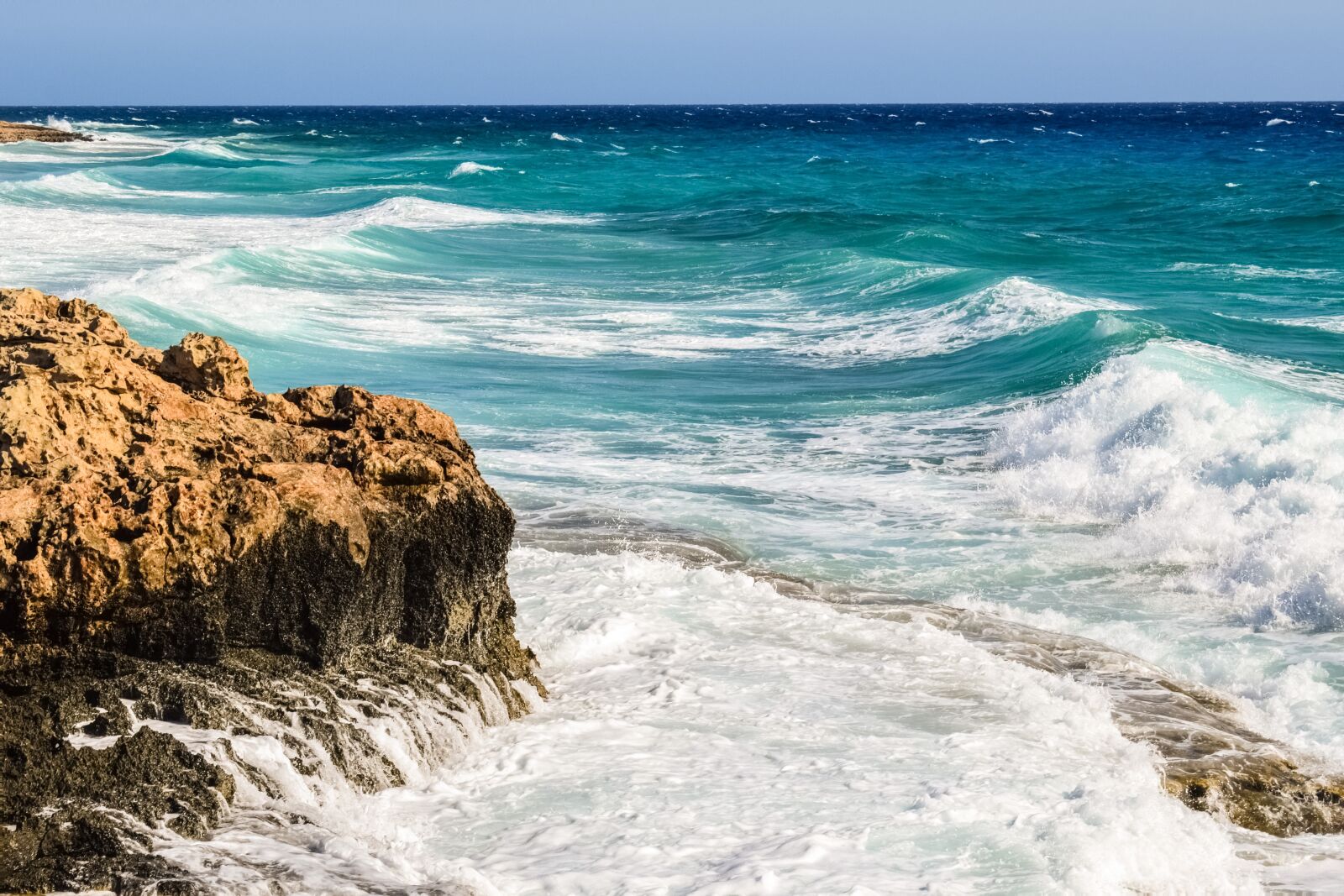 Nikon D3300 sample photo. Rocky coast, waves, sea photography