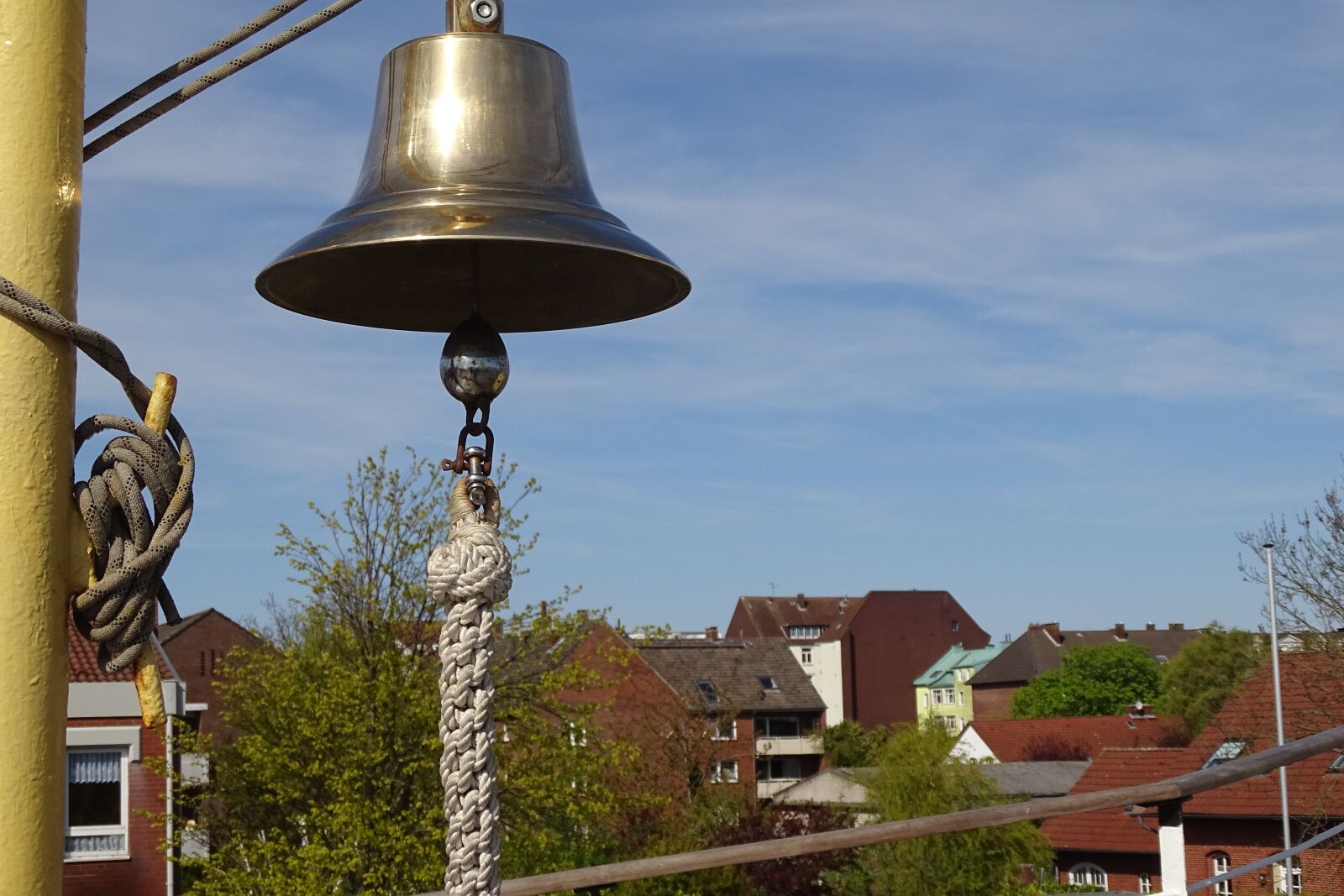 Sony Cyber-shot DSC-HX400V sample photo. Ship bell, me, sail photography