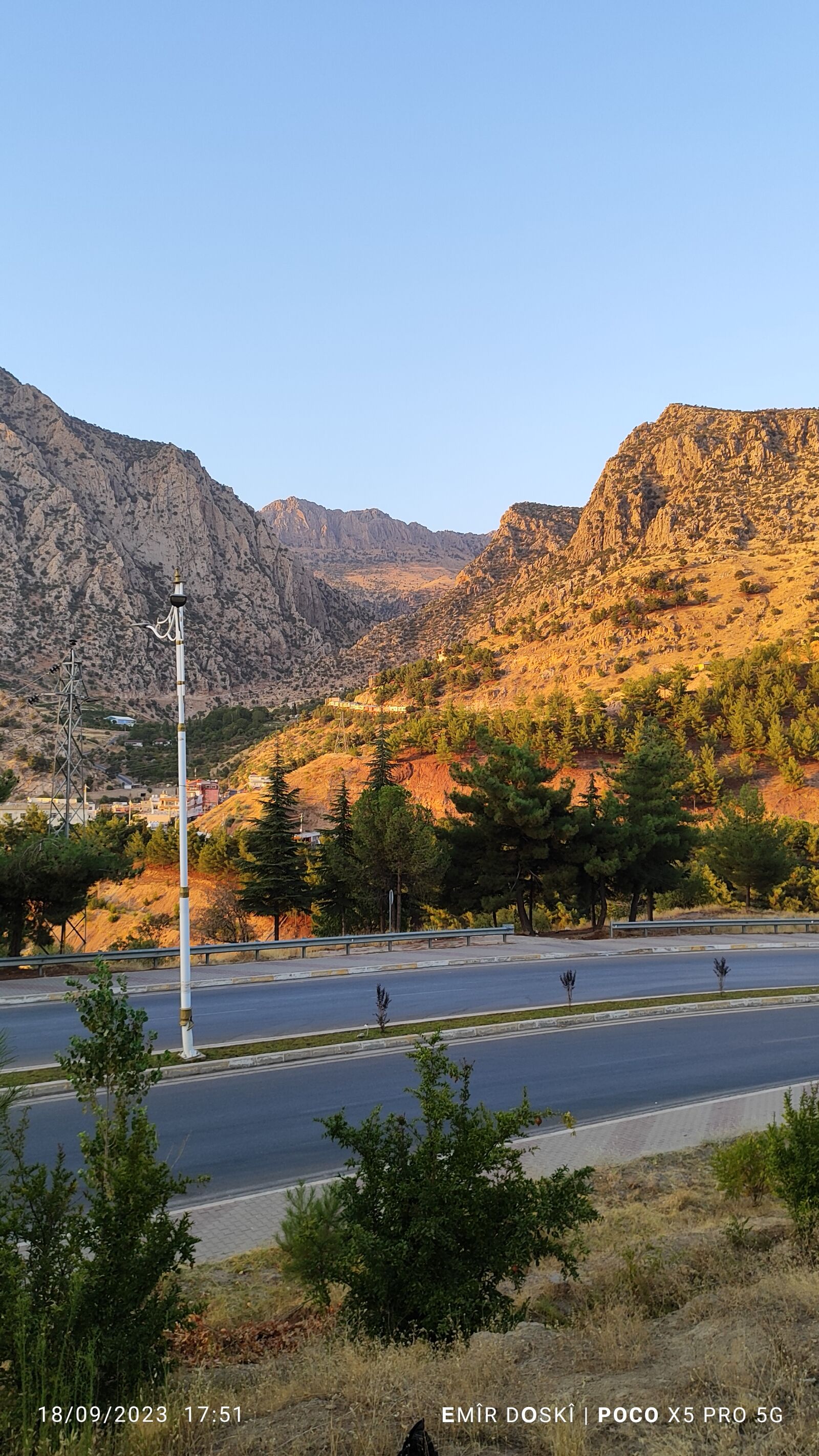 Xiaomi 22101320G sample photo. عمادیه photography