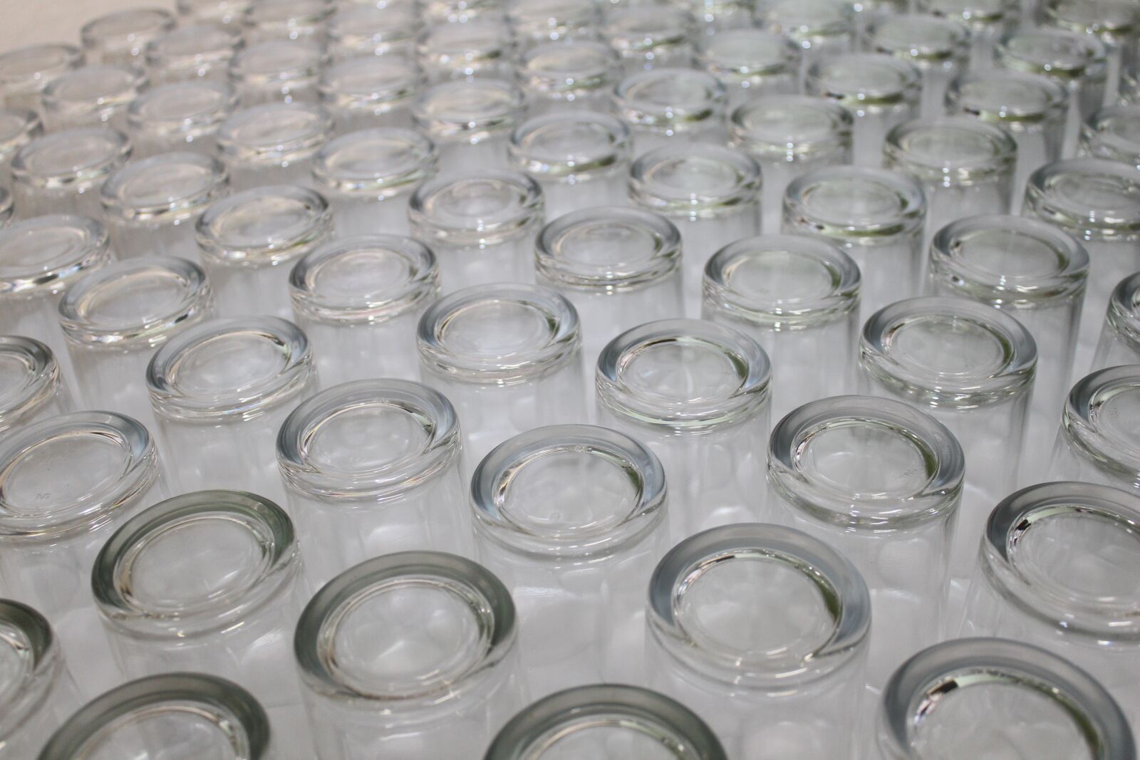 Canon EOS 650D (EOS Rebel T4i / EOS Kiss X6i) sample photo. Glasses, texture, symmetry photography