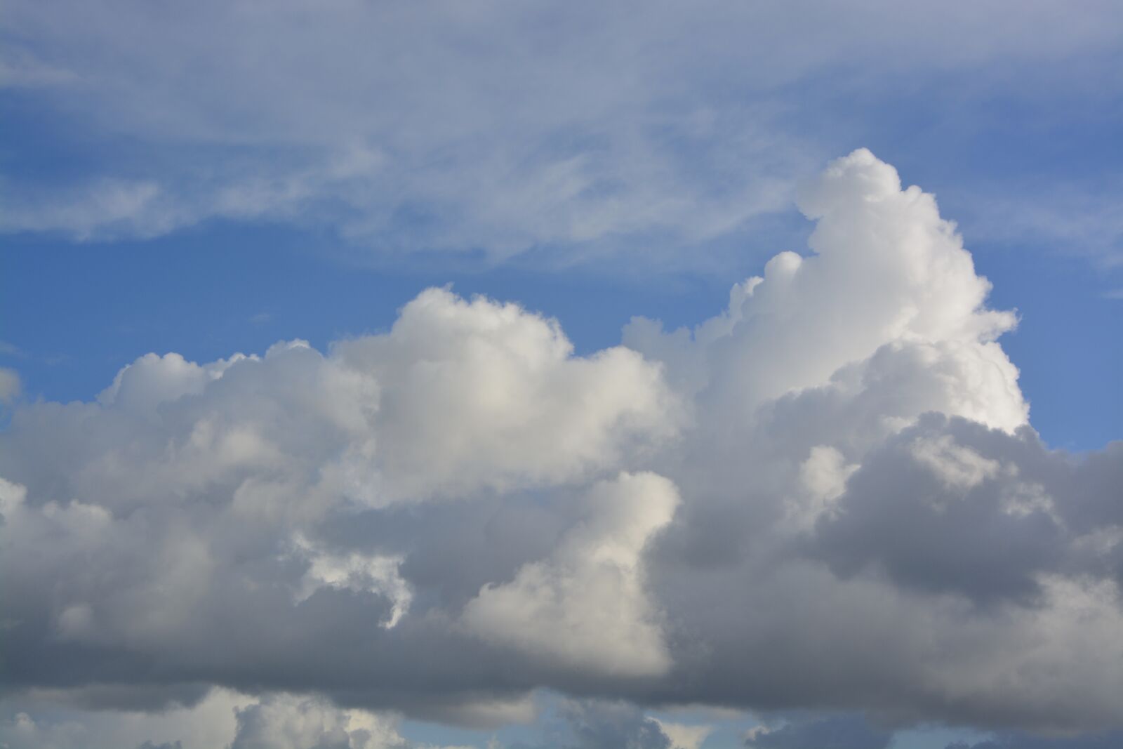 Nikon D5200 sample photo. Ciel, nuageux, nuages, blancs photography