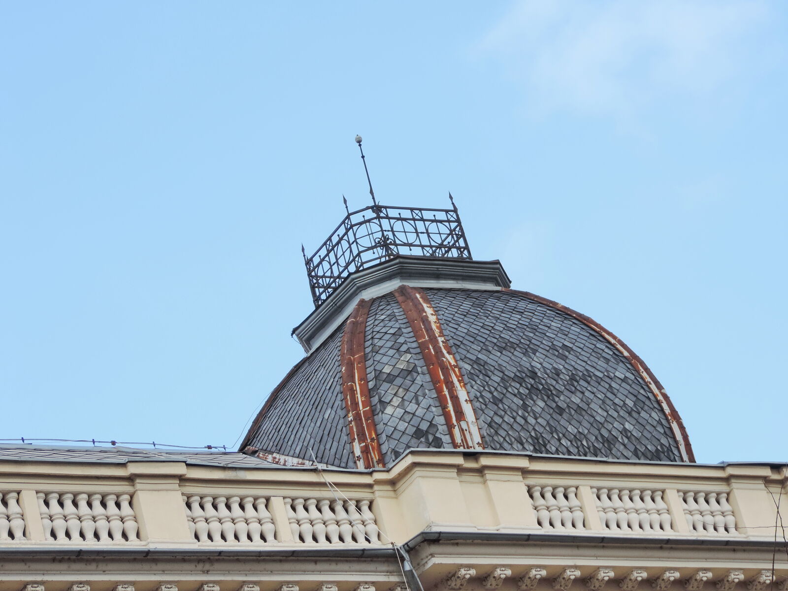 Nikon Coolpix P520 sample photo. Architectural style, cast iron photography
