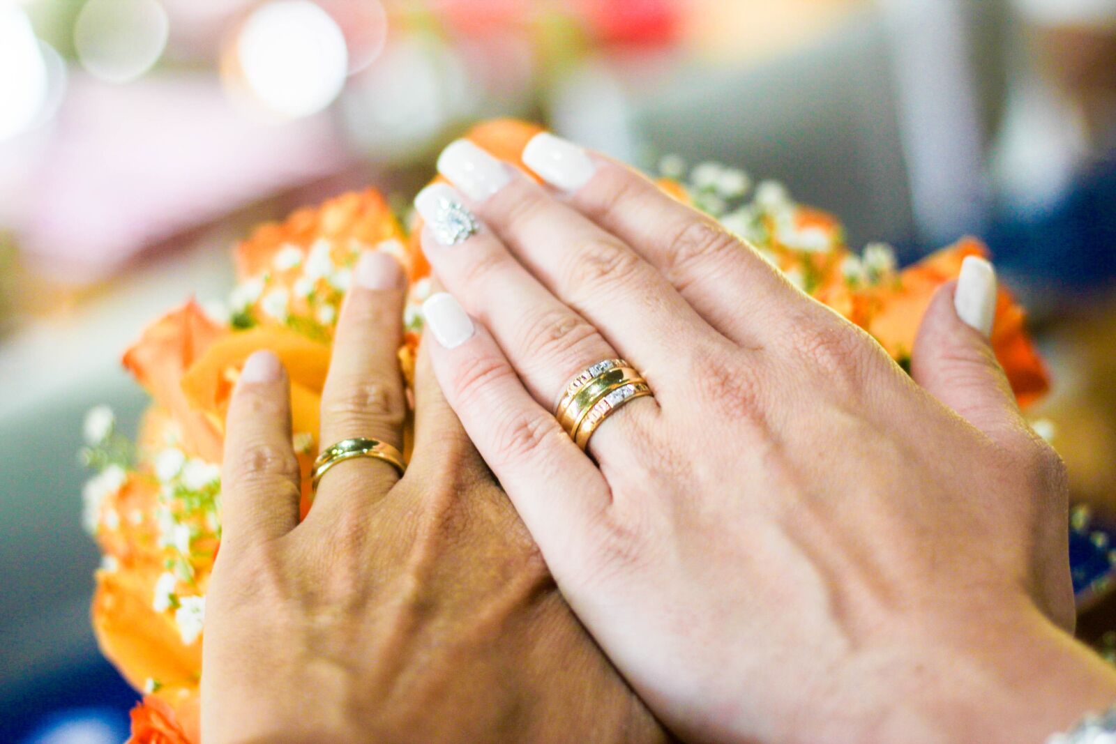 Canon EOS 600D (Rebel EOS T3i / EOS Kiss X5) sample photo. Hands, bouquet, buket photography