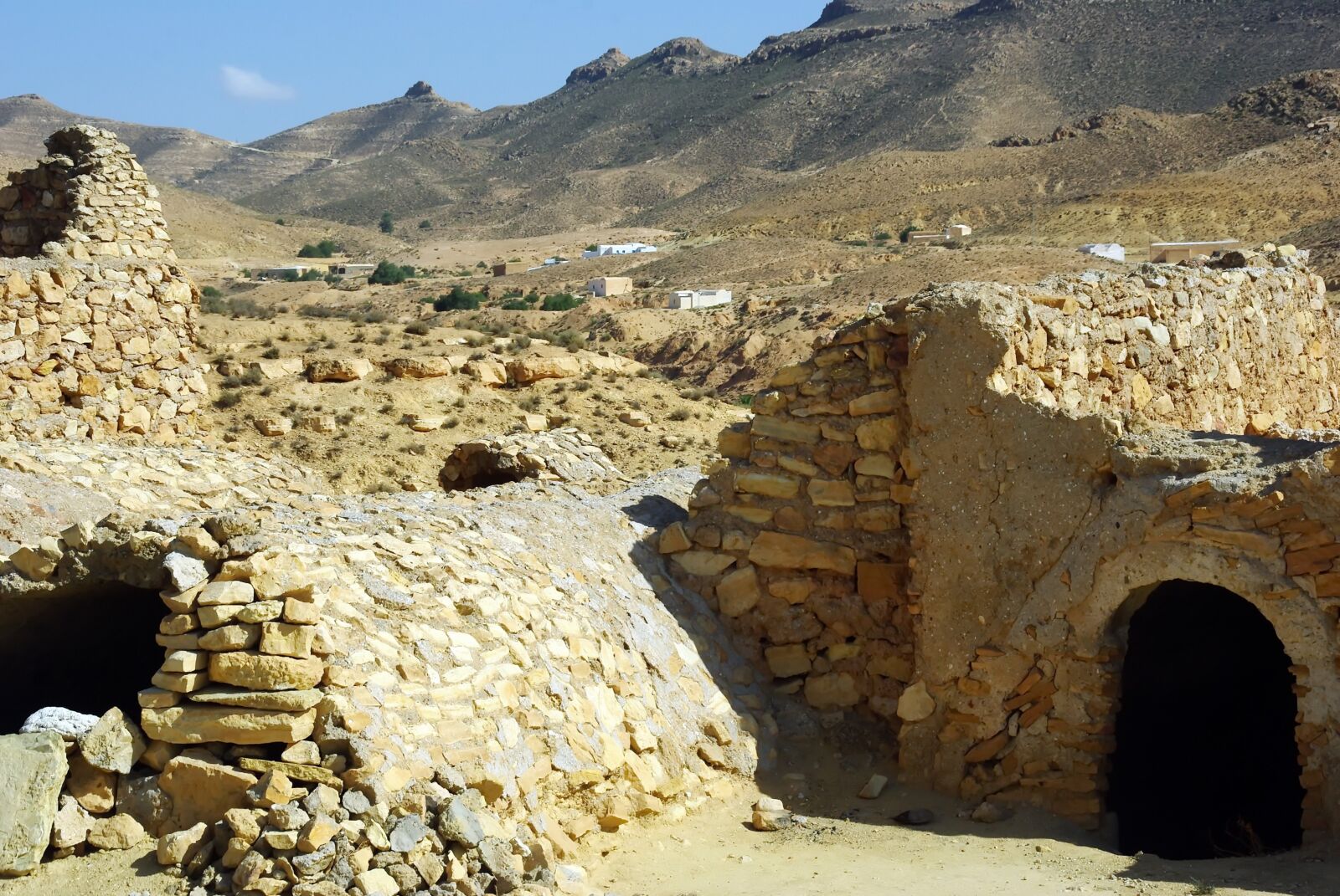 Pentax K200D sample photo. Tunisia, atlas, attic photography