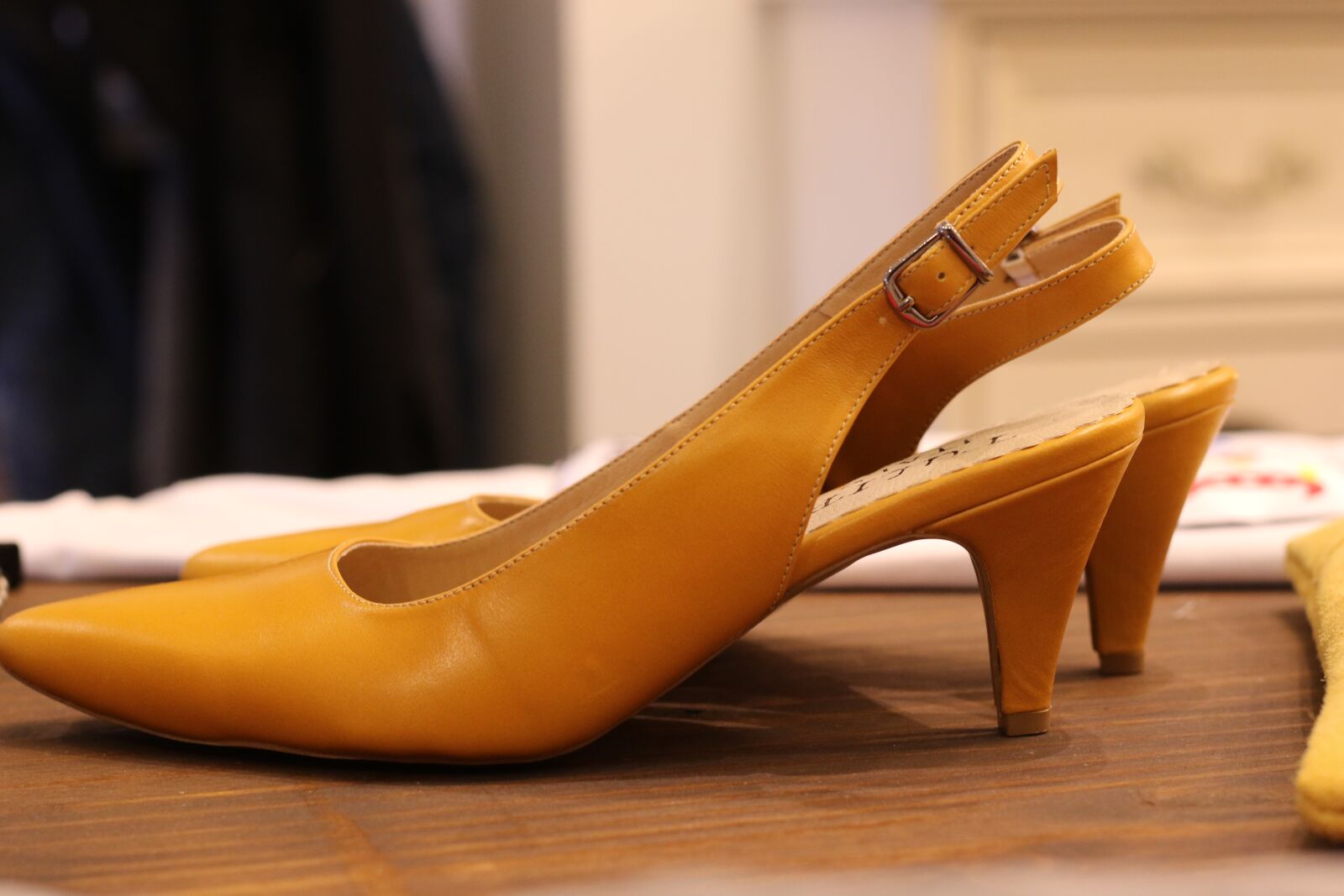 Canon EOS 7D Mark II sample photo. Fashion, shoes, high heels photography