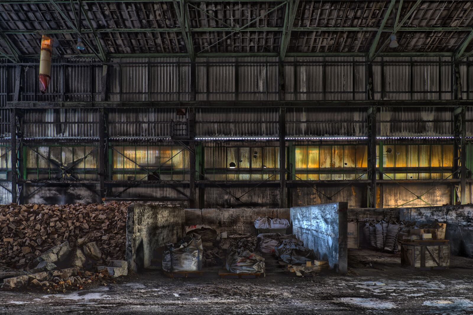 Olympus OM-D E-M10 sample photo. Lost places, warehouse, decay photography