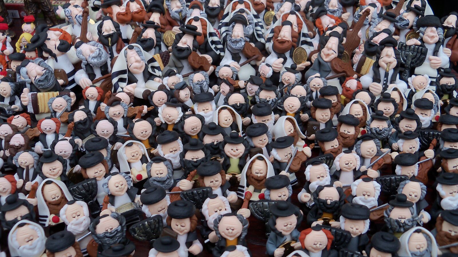 Kodak EasyShare Z915 sample photo. Jews, figurines, memory photography