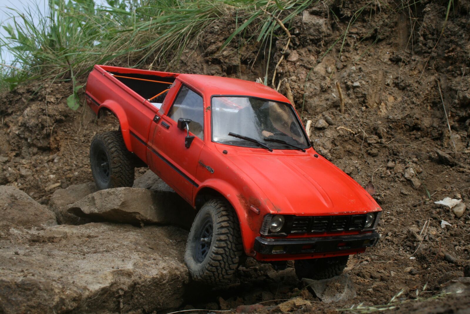 Canon EOS 400D (EOS Digital Rebel XTi / EOS Kiss Digital X) sample photo. Toyota, hilux, rc crawler photography