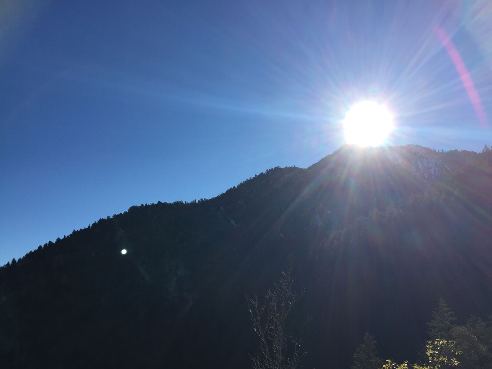 iPhone 6 back camera 4.15mm f/2.2 sample photo. Dawn, landscape, sun photography