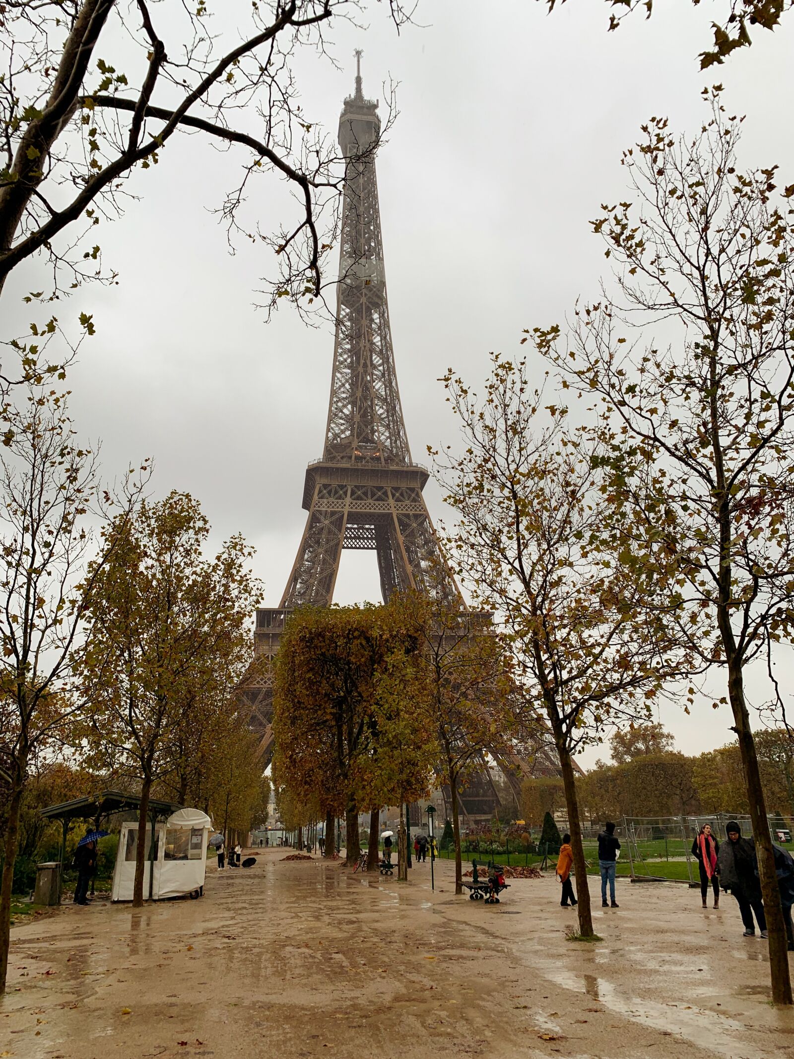 Apple iPhone XR sample photo. Paris, france, architecture photography