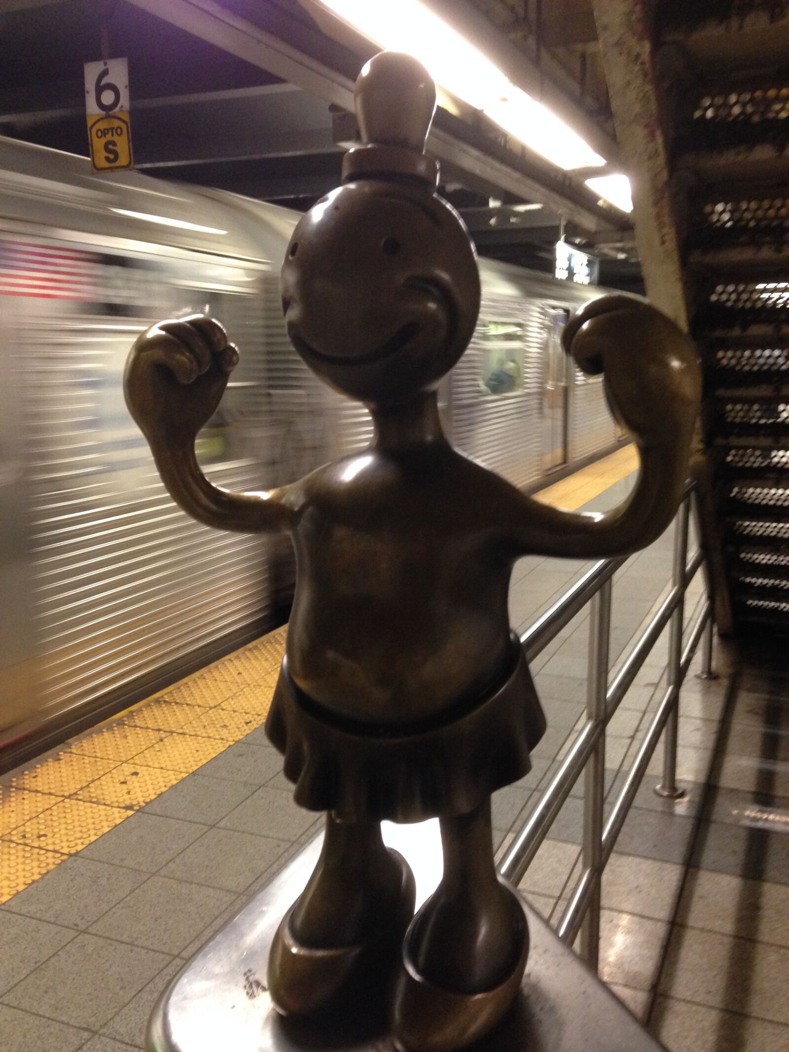 Apple iPhone 5c sample photo. Newyork, subway, statues photography