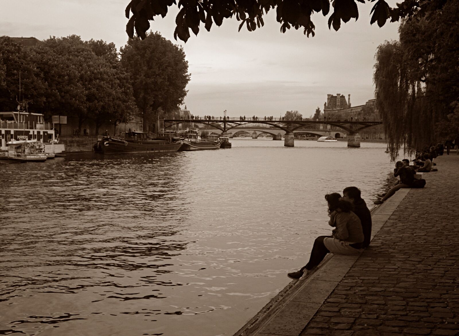 Samsung MV900F sample photo. Paris, river, france photography