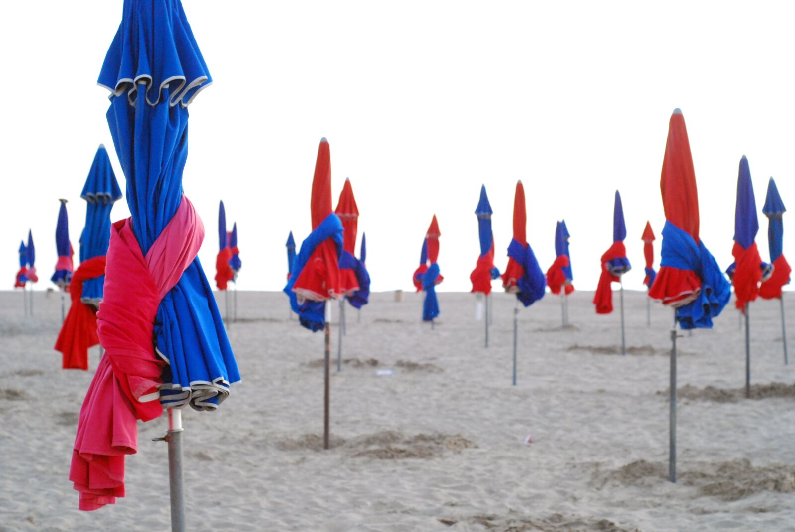 Nikon D80 sample photo. Parasols, beach, deauville photography
