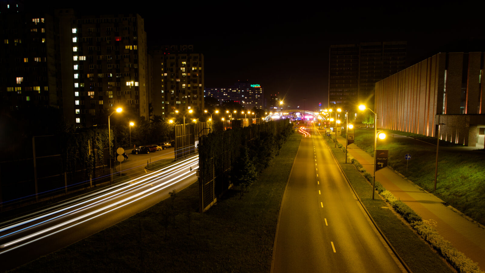 Canon EOS 600D (Rebel EOS T3i / EOS Kiss X5) sample photo. Night, road photography