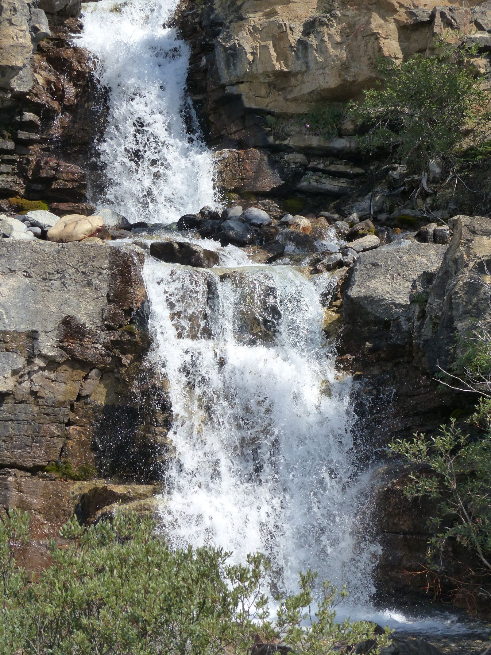 Panasonic Lumix DMC-FZ200 sample photo. Takakkaw falls, waterfall, water photography
