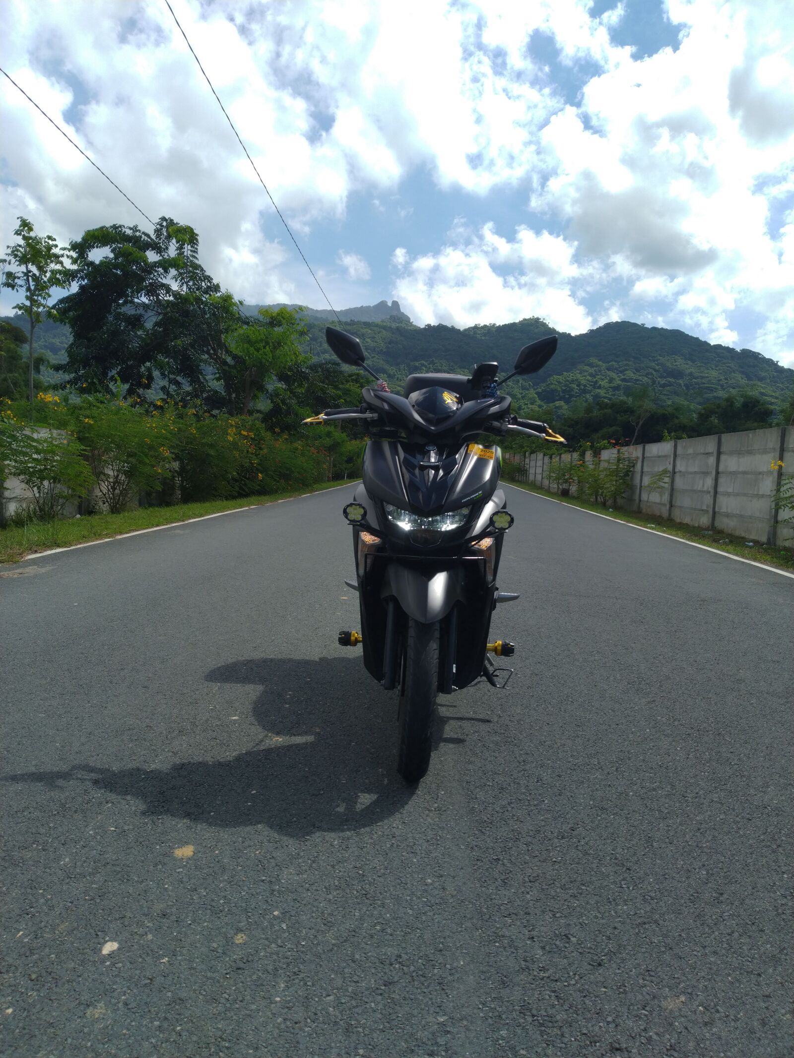 ASUS ZenFone Max Pro M1 (ZB602KL) (WW) / Max Pro M1 (ZB601KL) (IN) sample photo. Motorcycle, rider, journey photography