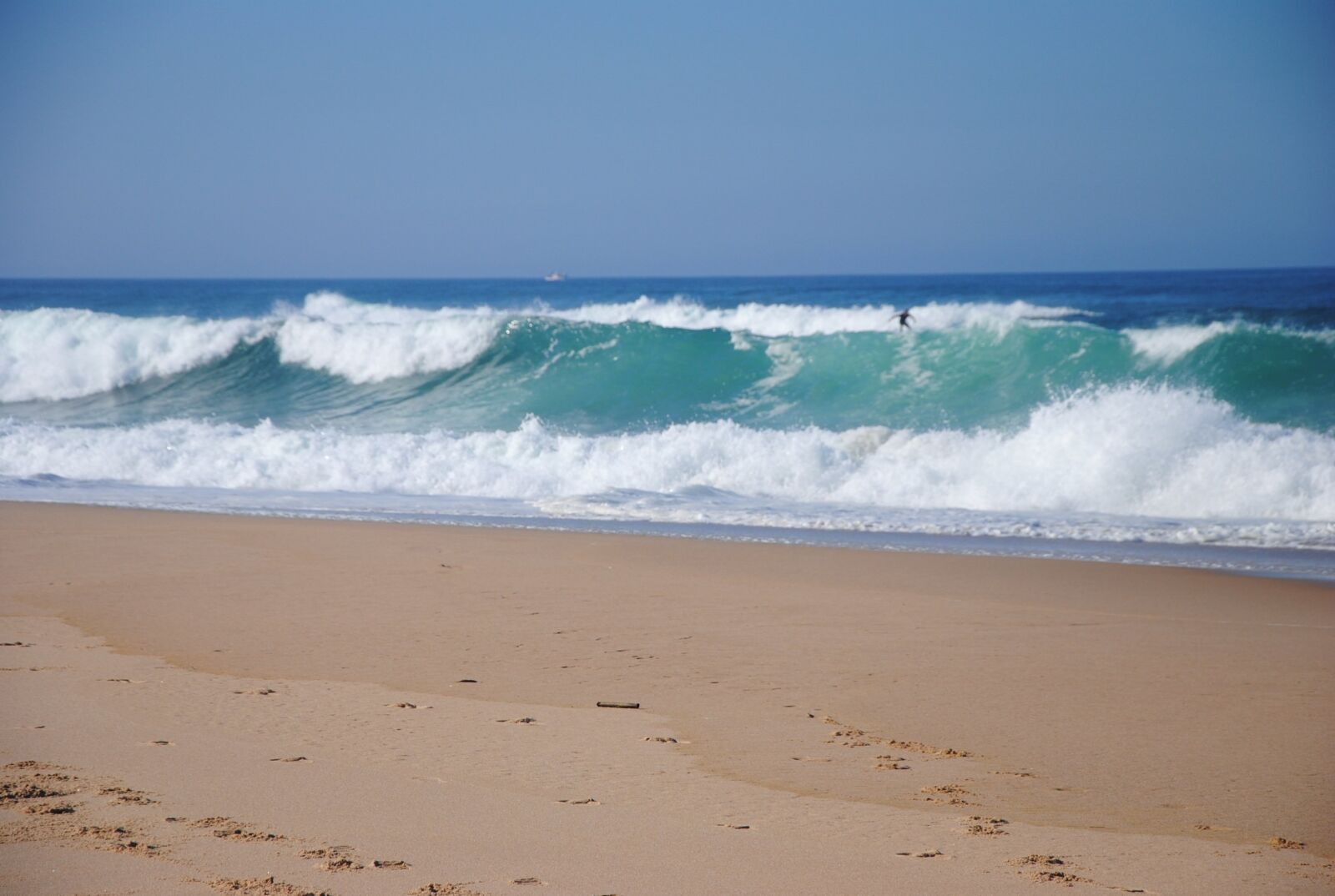 Nikon D3000 sample photo. Surfer in portugal, surf photography