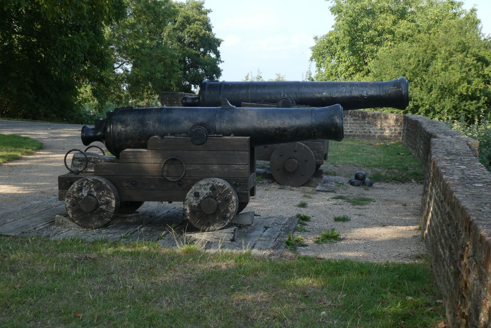 Panasonic Lumix DC-ZS70 (Lumix DC-TZ90) sample photo. Guns, antique, weapon photography