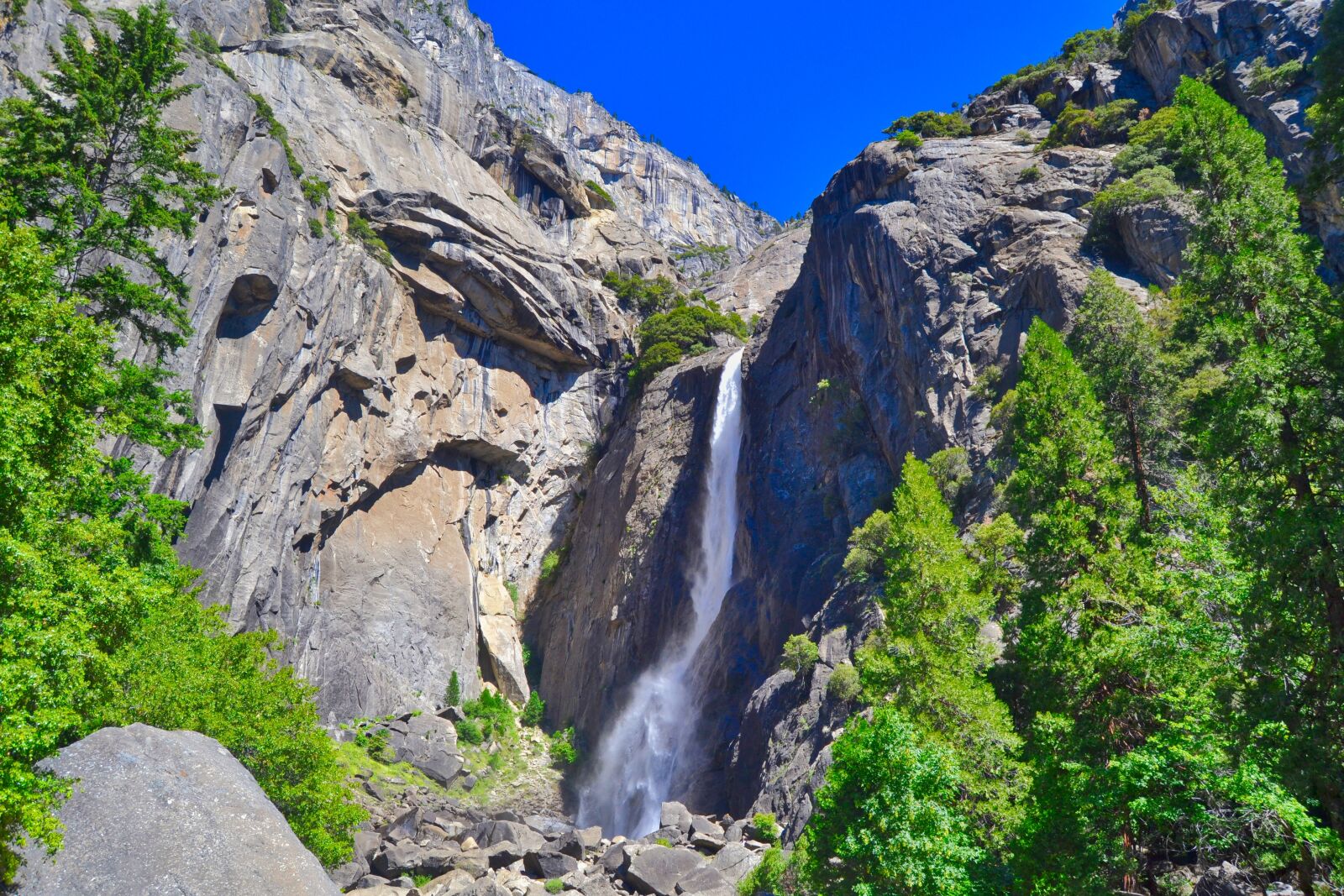Nikon D3100 sample photo. Waterfall, mountains, rock photography