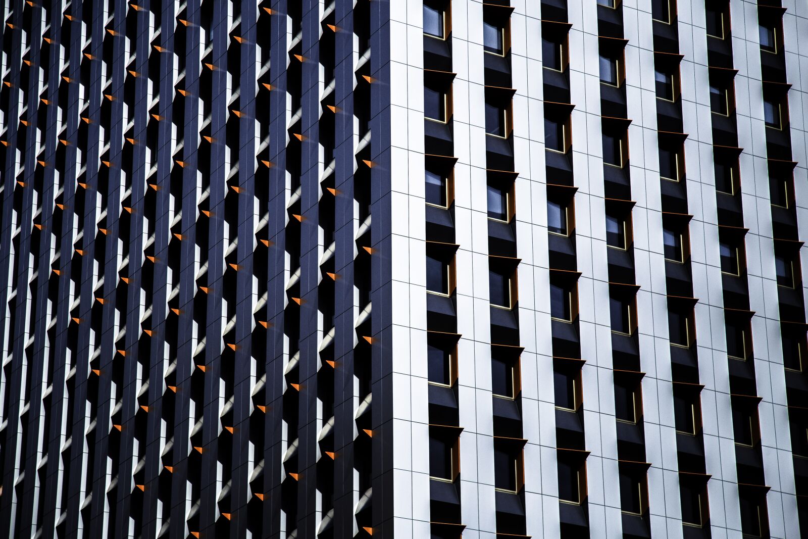 Canon EOS 6D + Canon EF 24-105mm F4L IS USM sample photo. Architecture, building, pattern photography