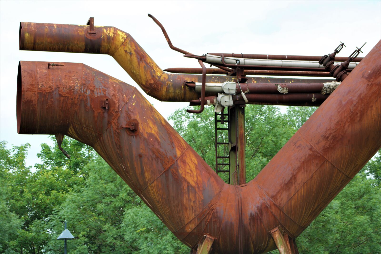 Canon EF75-300mm f/4-5.6 sample photo. Rust, industry, metal photography