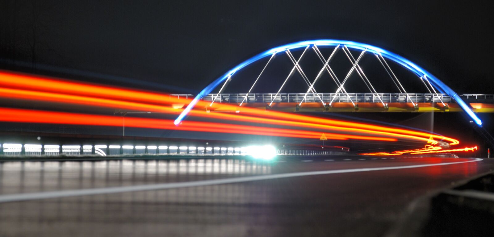 Nikon D80 sample photo. The viaduct, light, cars photography