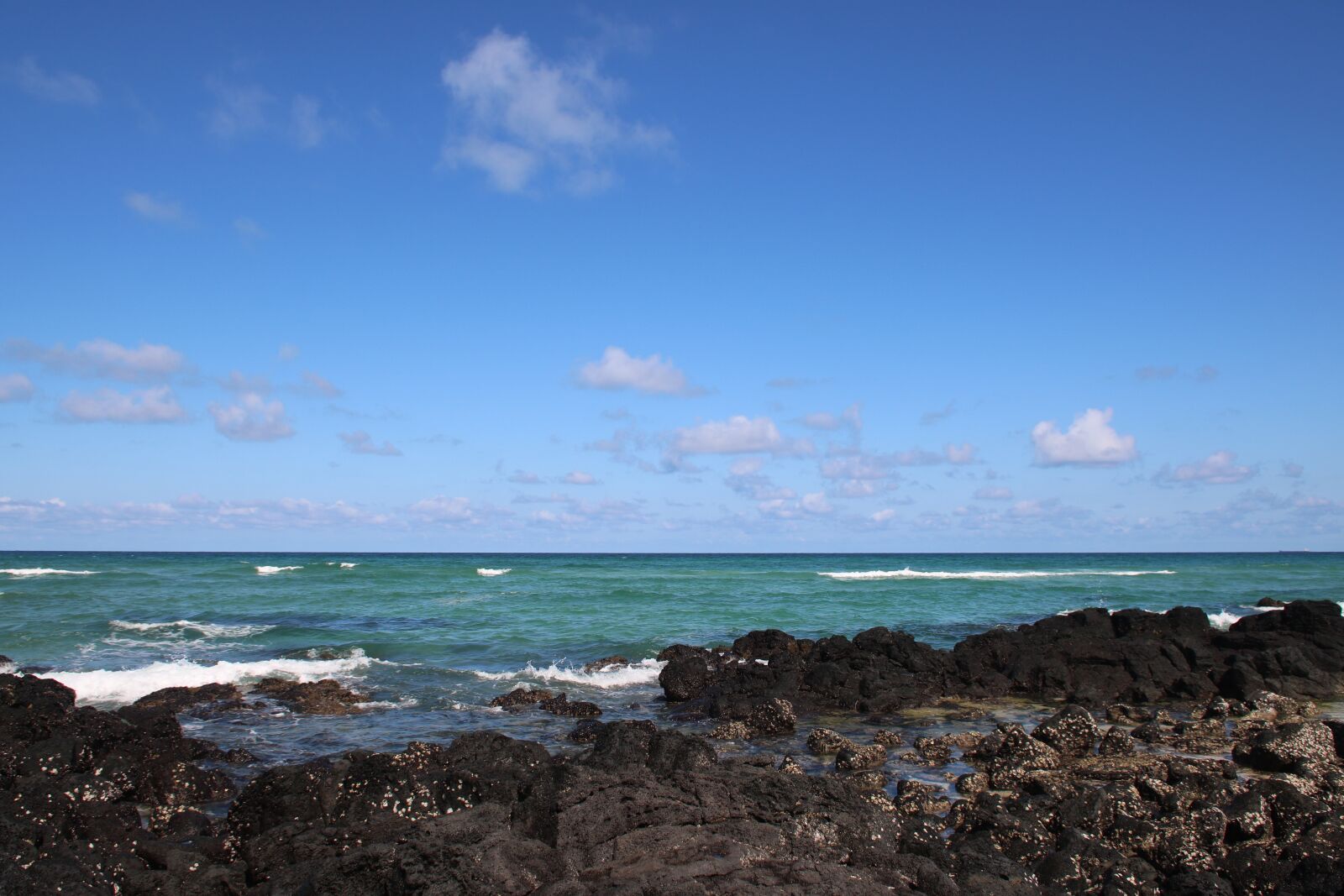 Canon EOS 750D (EOS Rebel T6i / EOS Kiss X8i) sample photo. Sea, jeju island, sky photography