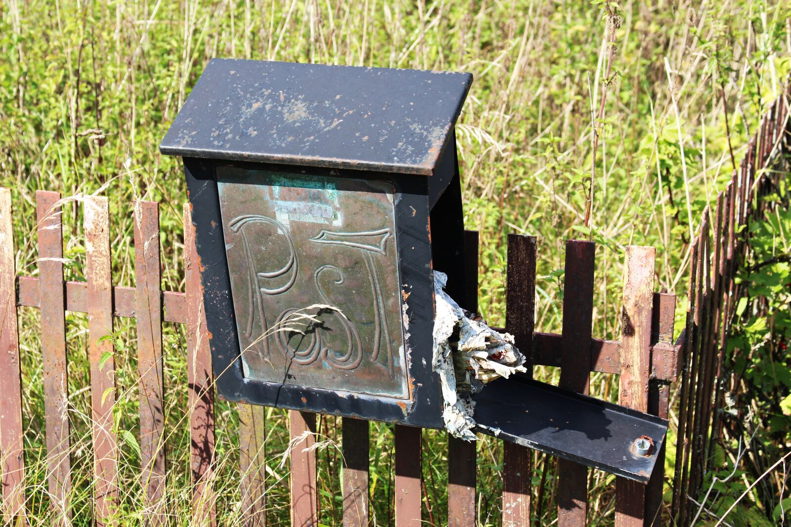 Canon EOS 700D (EOS Rebel T5i / EOS Kiss X7i) sample photo. Letters, mailbox, post photography