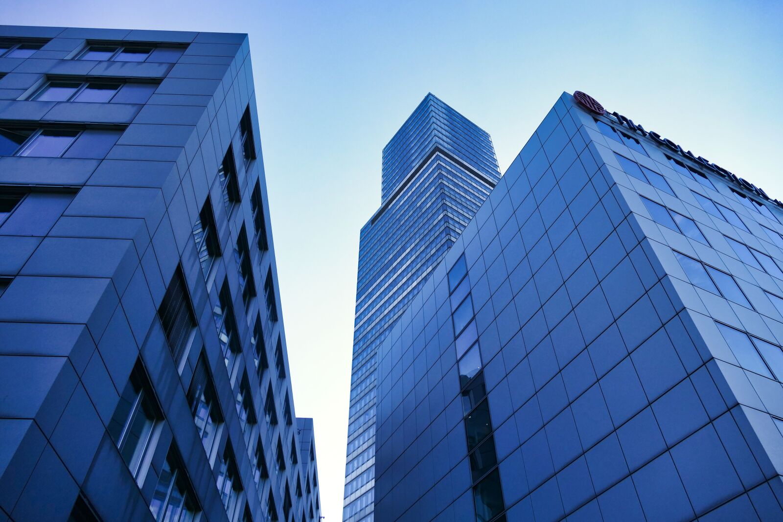 Panasonic Lumix DMC-FZ1000 sample photo. Architecture, skyscraper, view photography