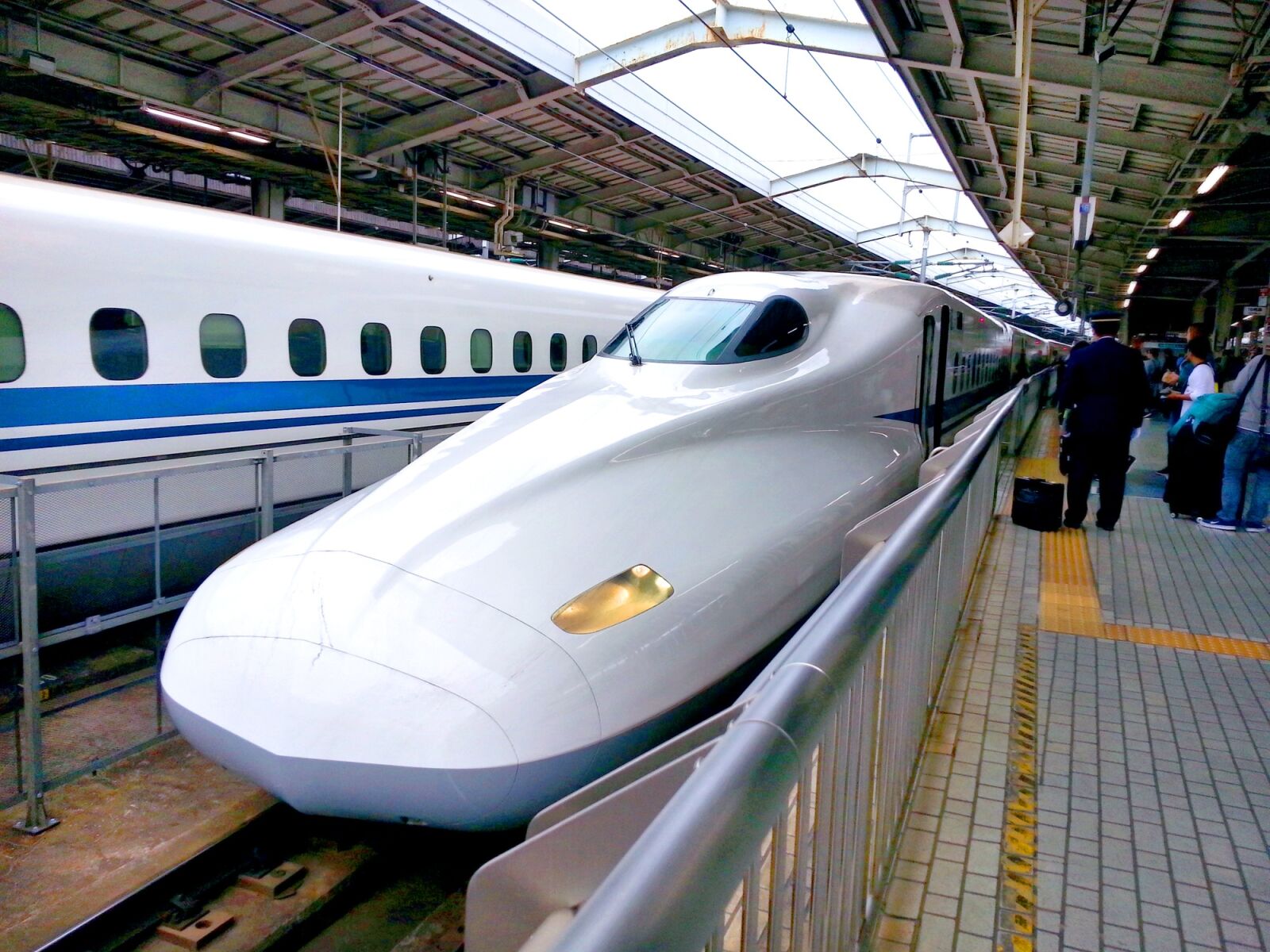 Samsung Galaxy Note4 sample photo. Bullet train, shinkansen, railway photography