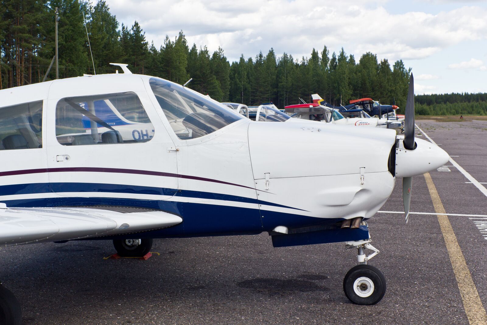 Canon EF 35-70mm f/3.5-4.5A sample photo. Aircraft, a small plane photography