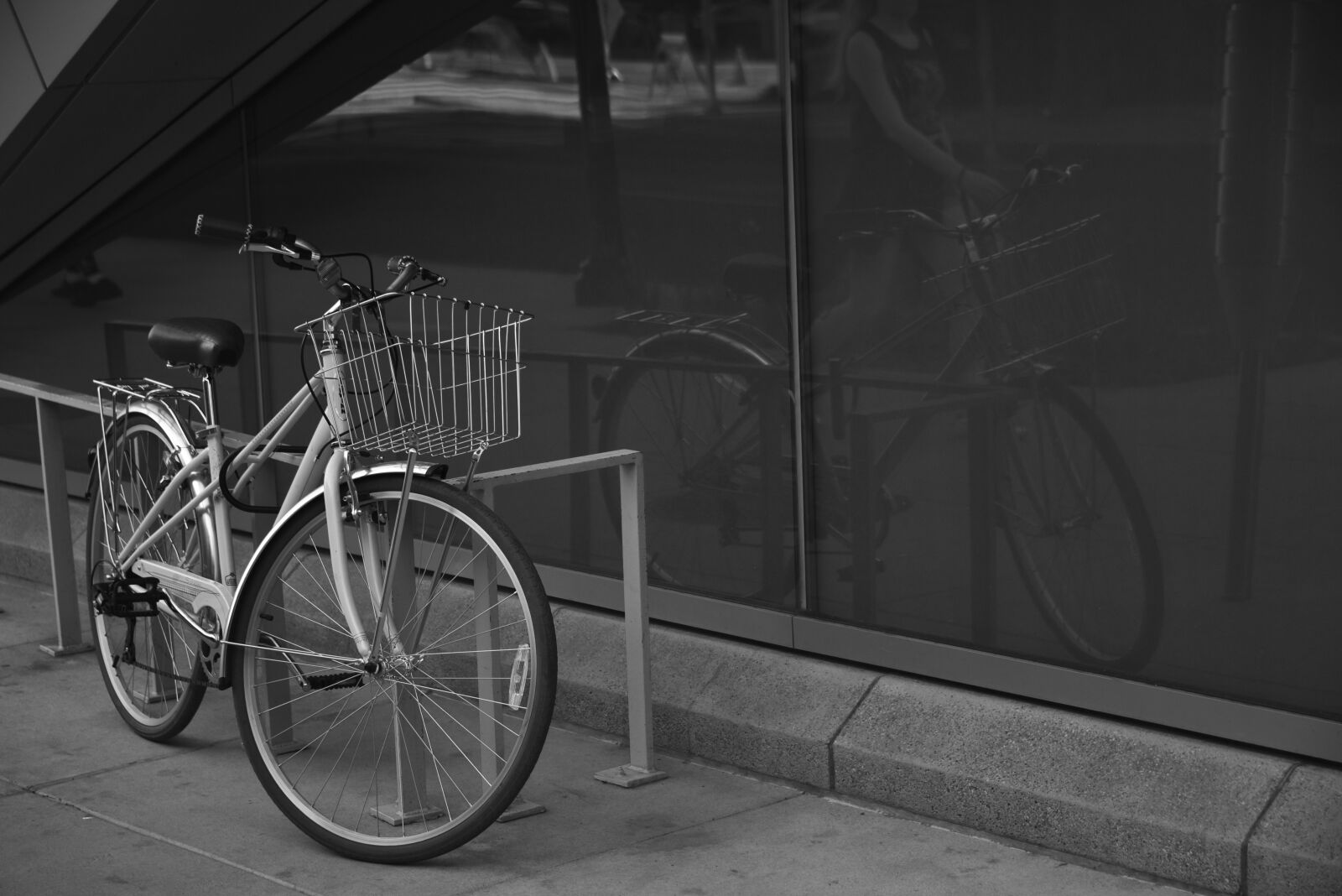 Nikon D750 sample photo. Parked bicycle, reflection in photography