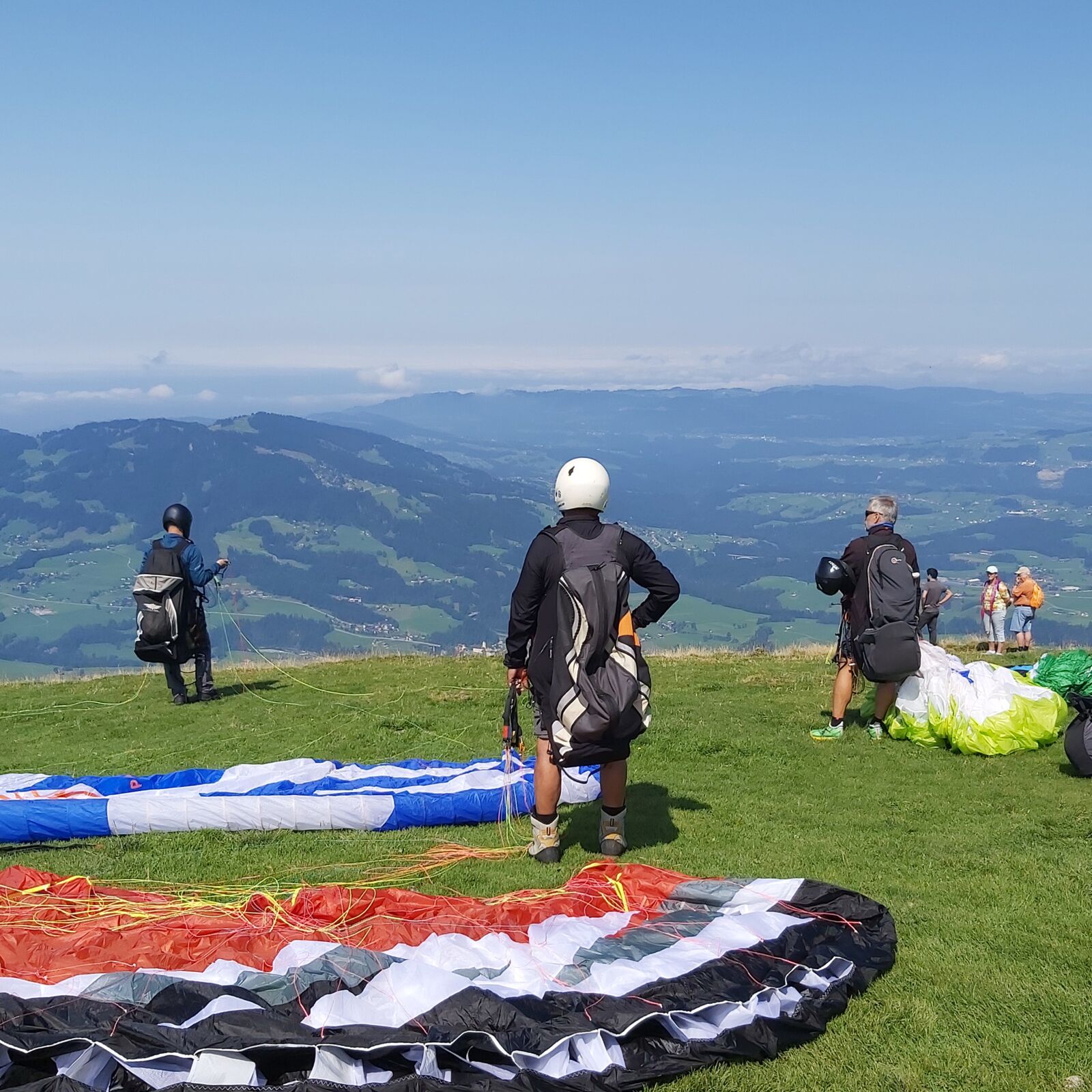 Samsung Galaxy A70 sample photo. Paragliding, flight, float photography