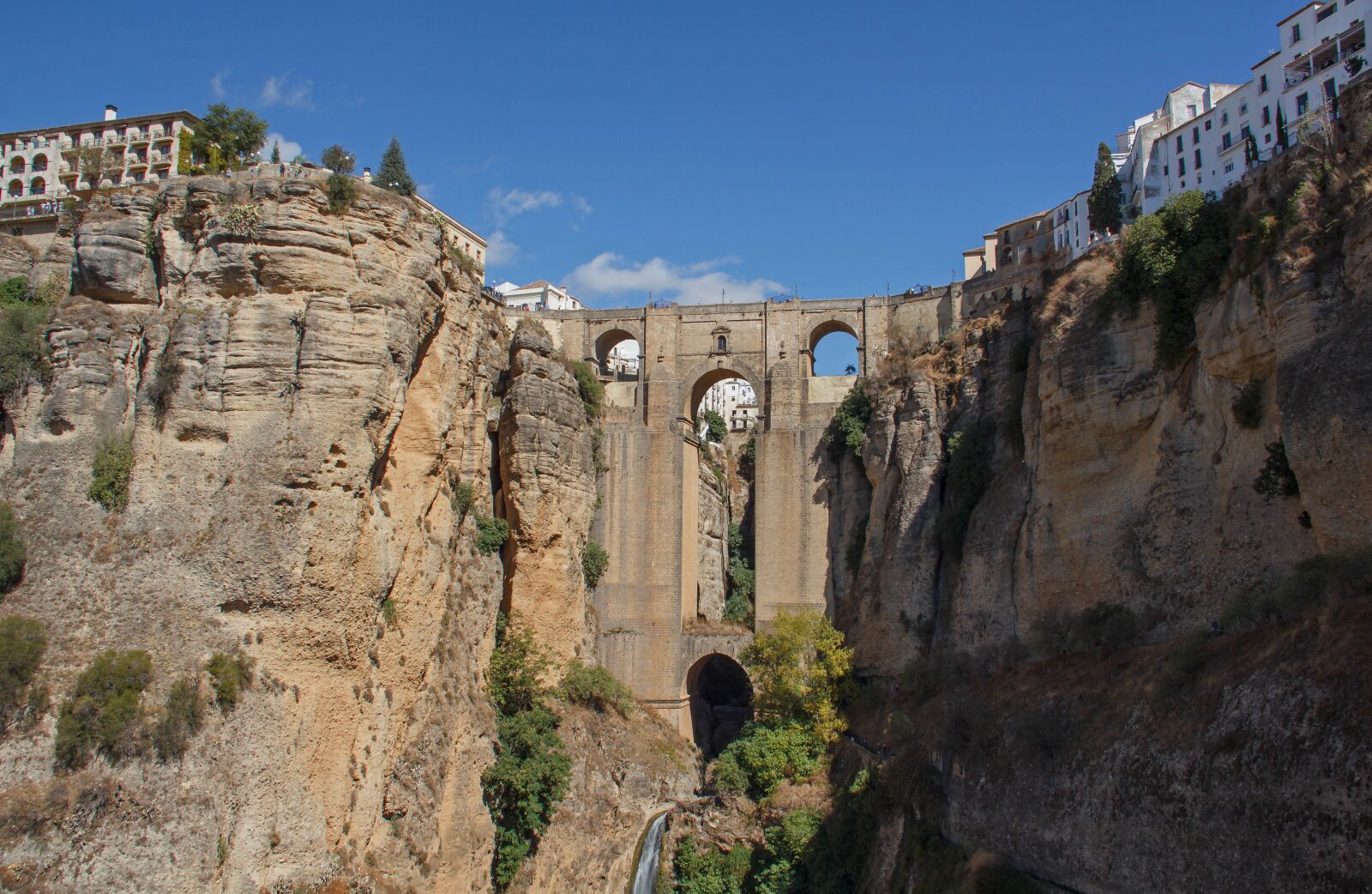 Canon EF-S 18-135mm F3.5-5.6 IS sample photo. Ronda, bridge, new bridge photography