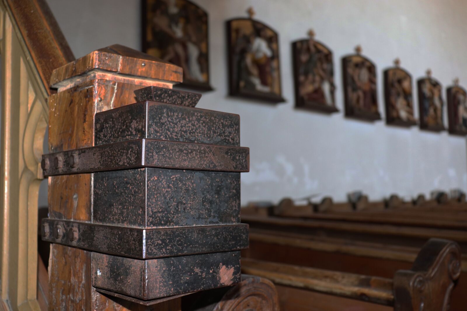 Canon EOS 800D (EOS Rebel T7i / EOS Kiss X9i) sample photo. Church, donation, offertory box photography