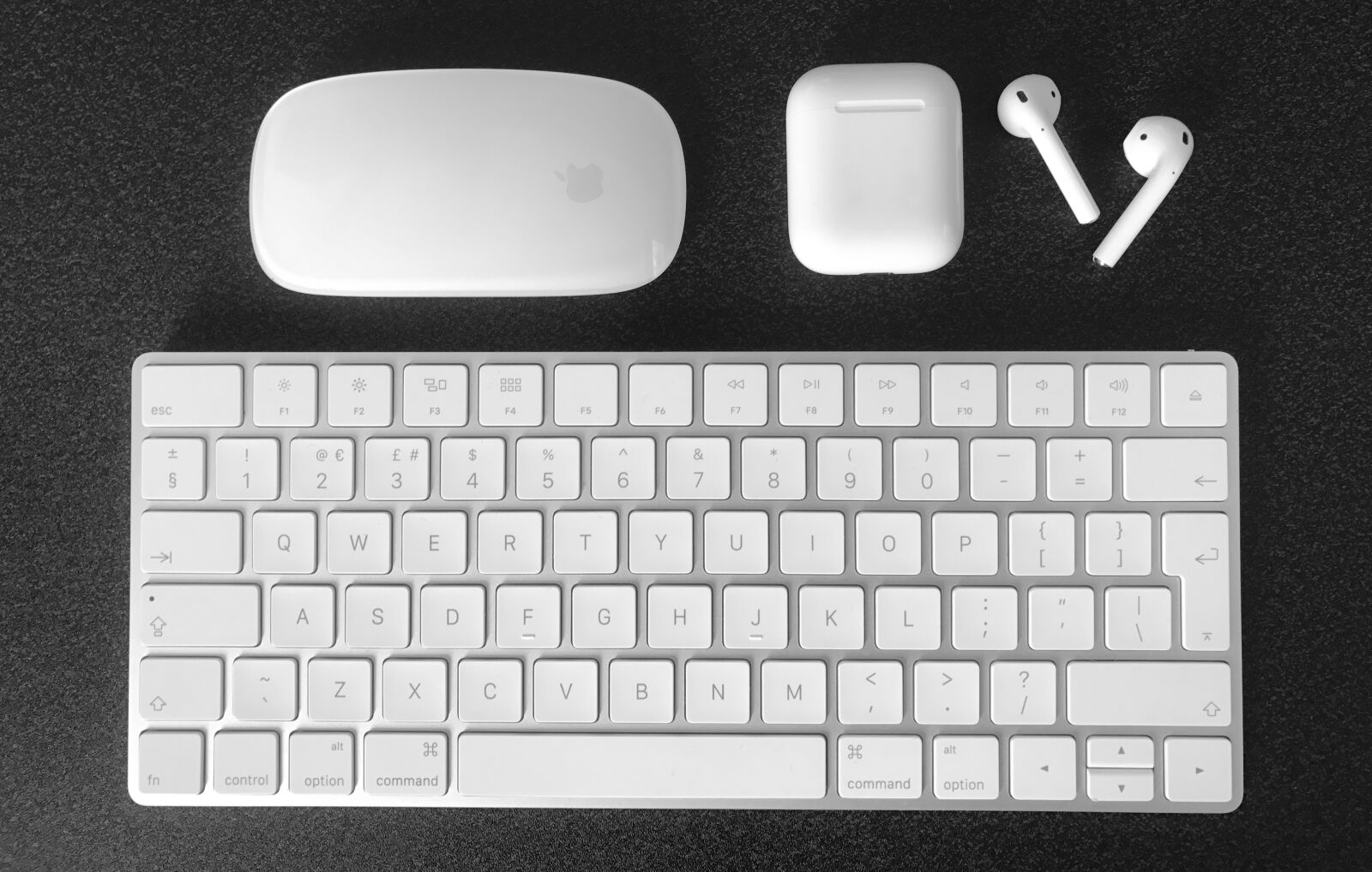 Apple iPhone 7 Plus sample photo. Airpods, apple, apple, magic photography