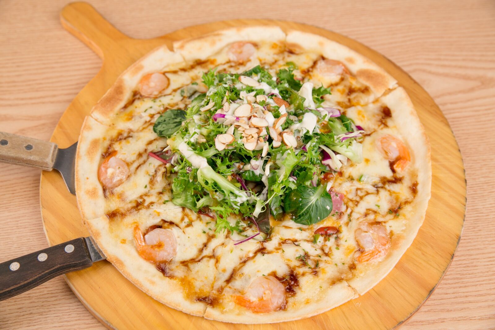 Canon EF 24-70mm F2.8L II USM sample photo. Pizza, food, restaurant photography