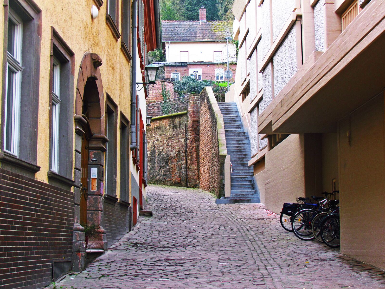Canon PowerShot SX30 IS sample photo. Old town, city, alley photography