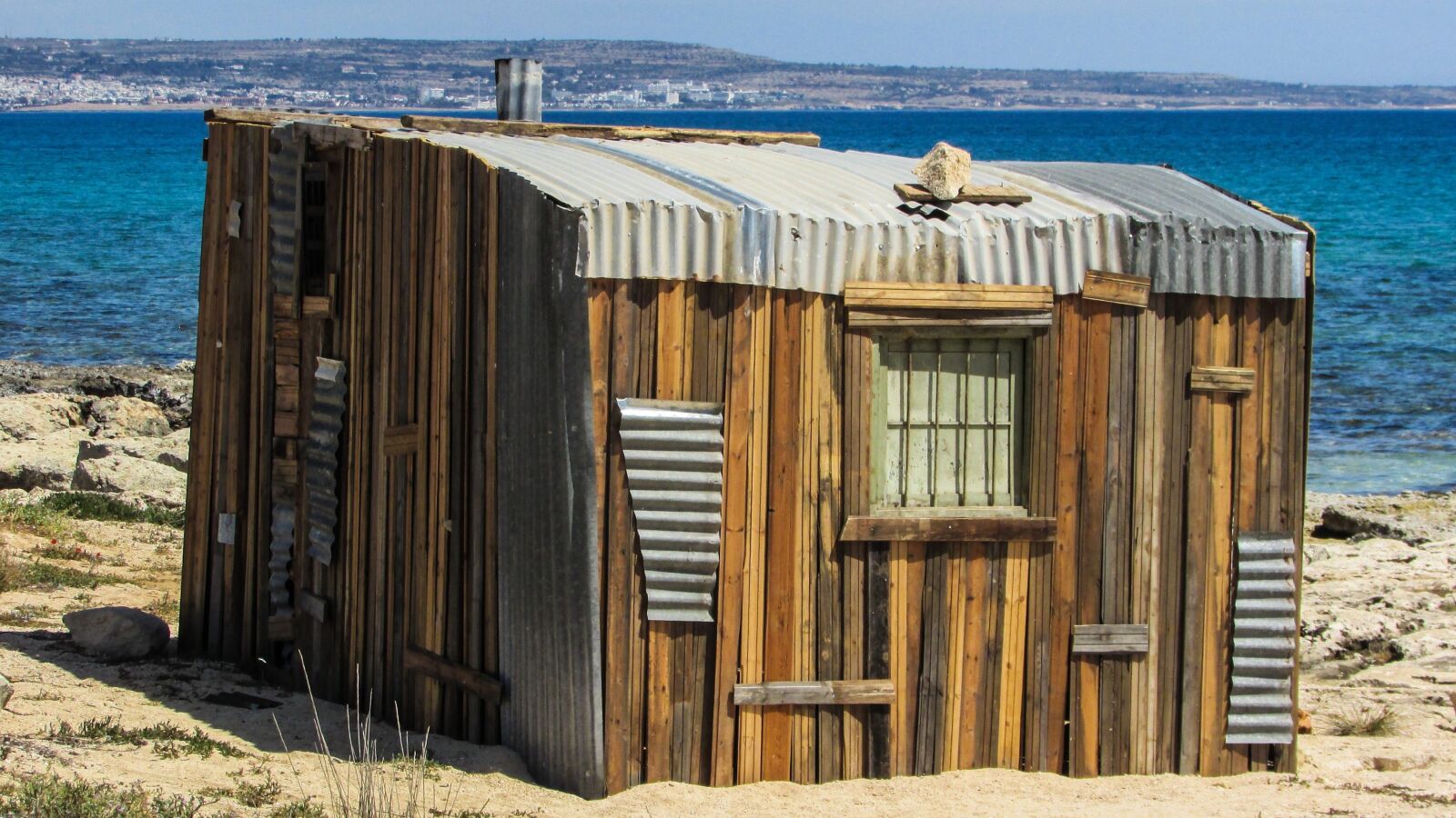 Canon PowerShot SX400 IS sample photo. Shanty, booth, hut photography