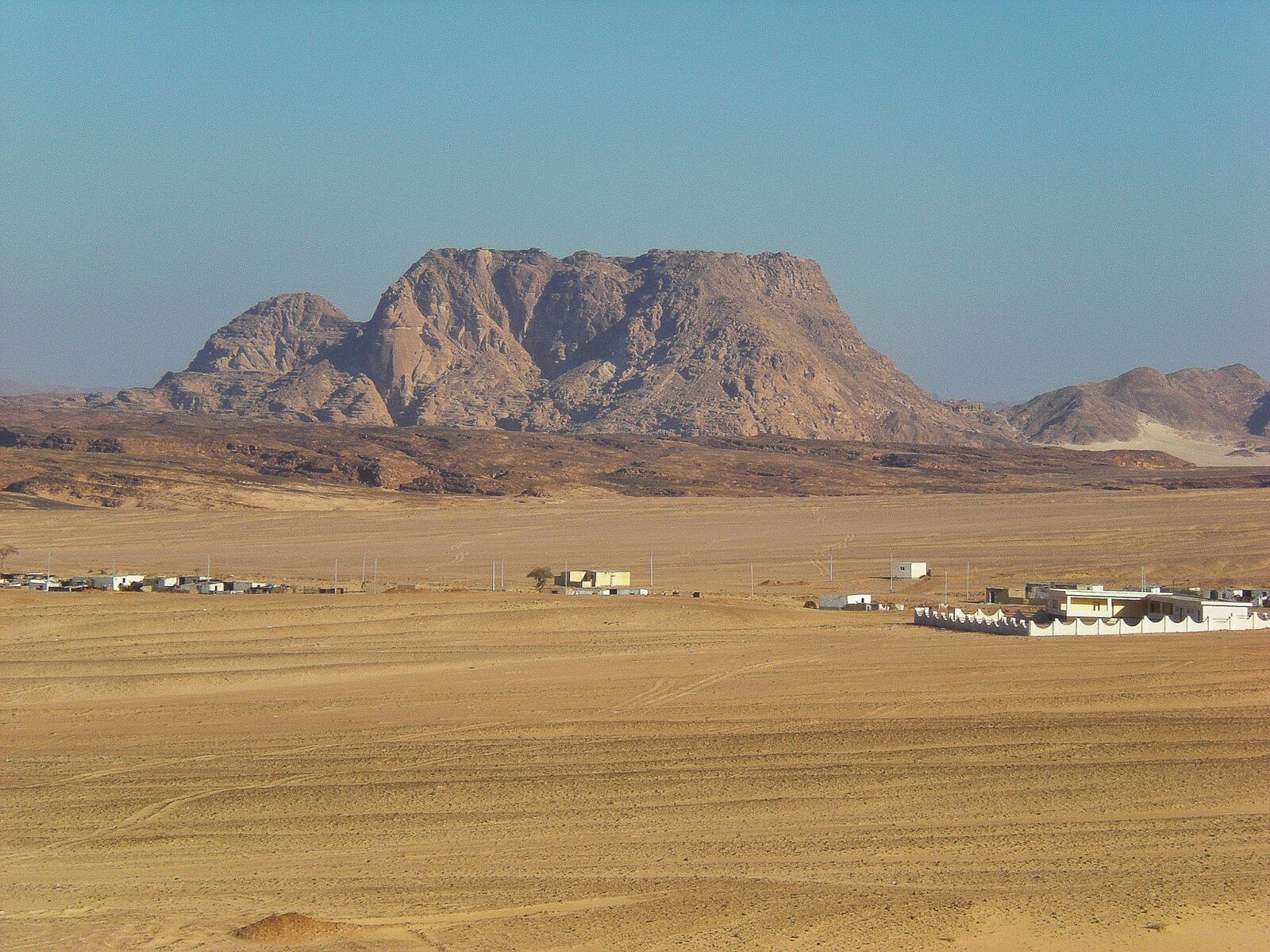 CASIO EX-Z80 sample photo. Egypt mountains, rock, desert photography
